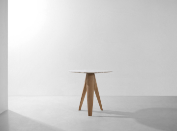 Luna Table