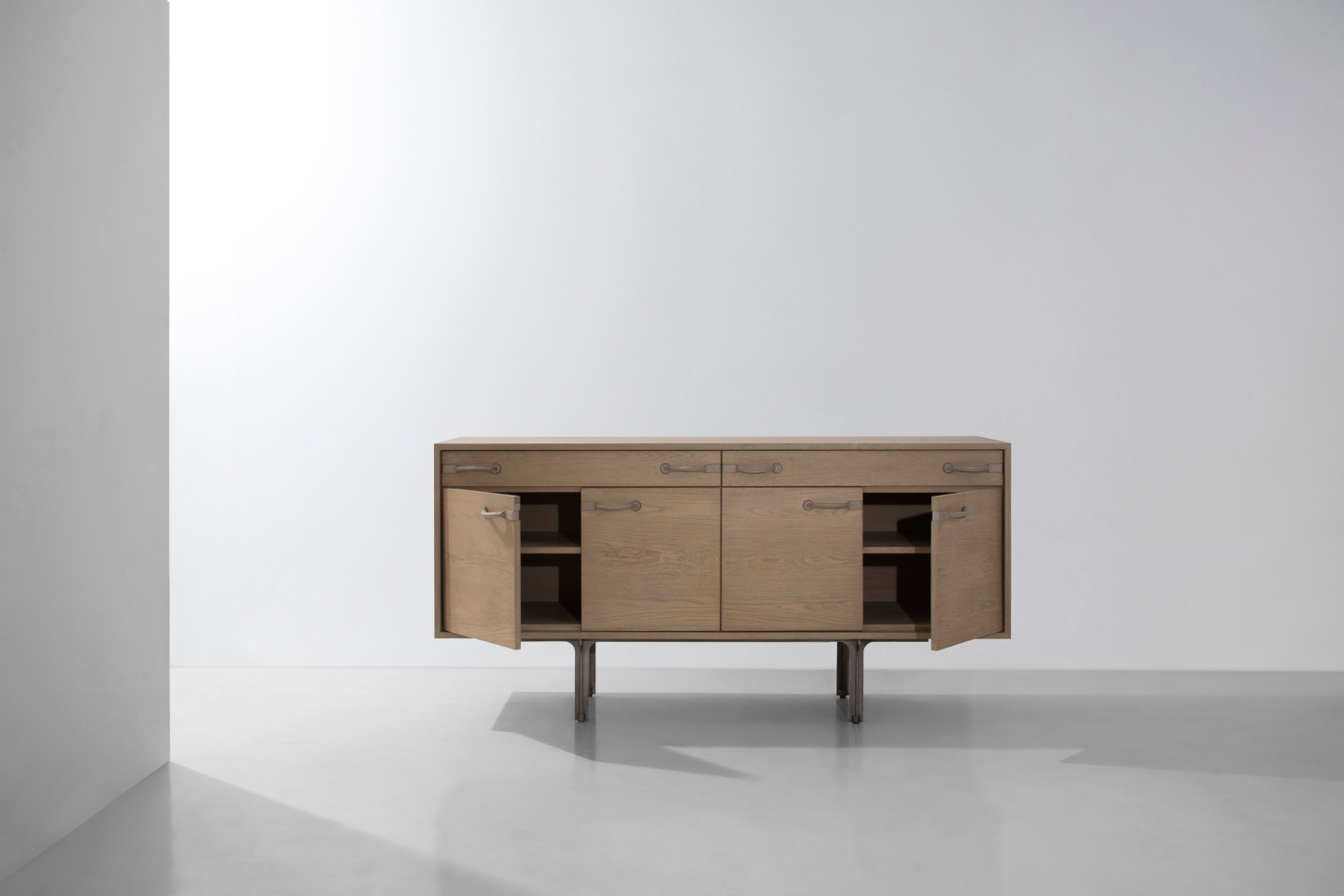 Tote Credenza