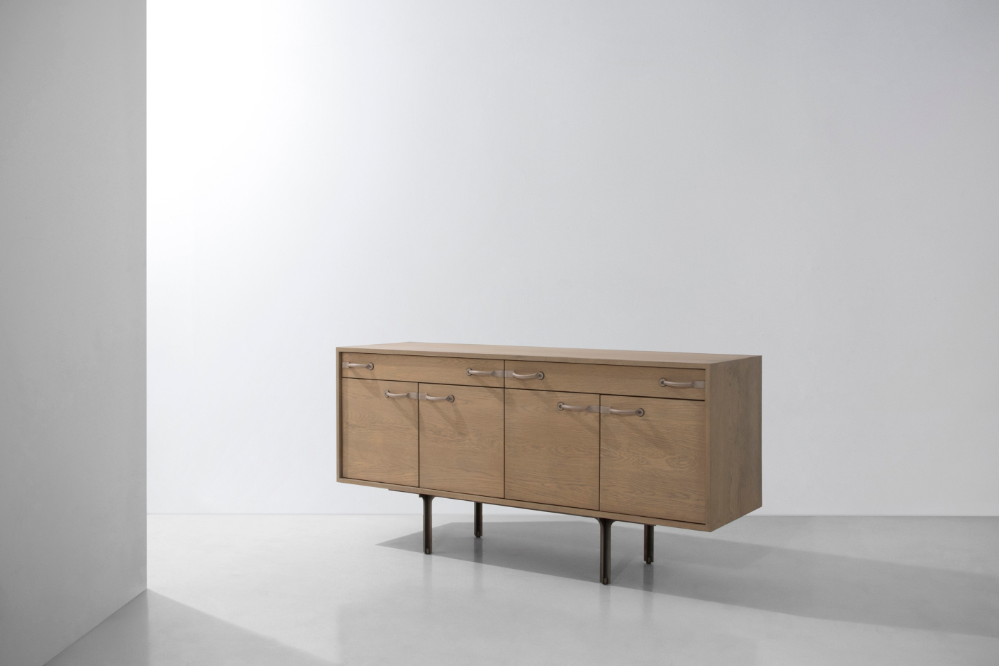 Tote Credenza