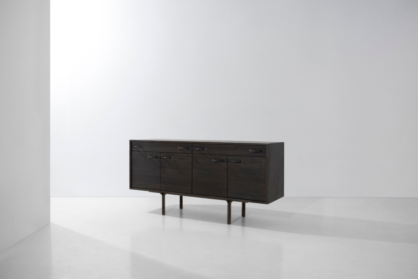 Tote Credenza